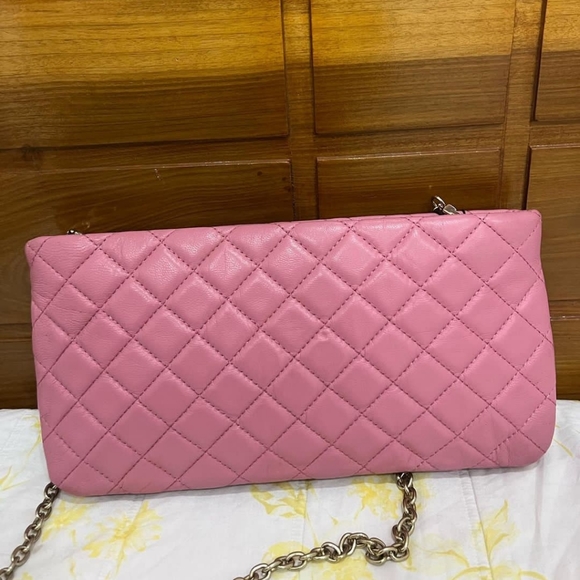Pink Chanel cavier leather linked chain sling - Picture 6 of 9